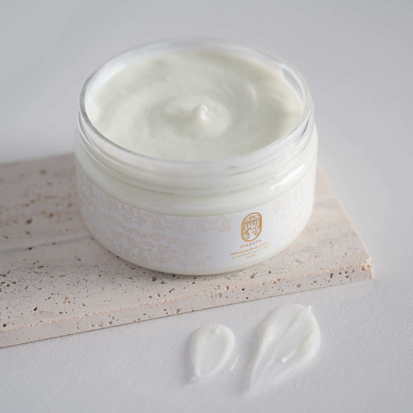 لوشن مبيض للجسم