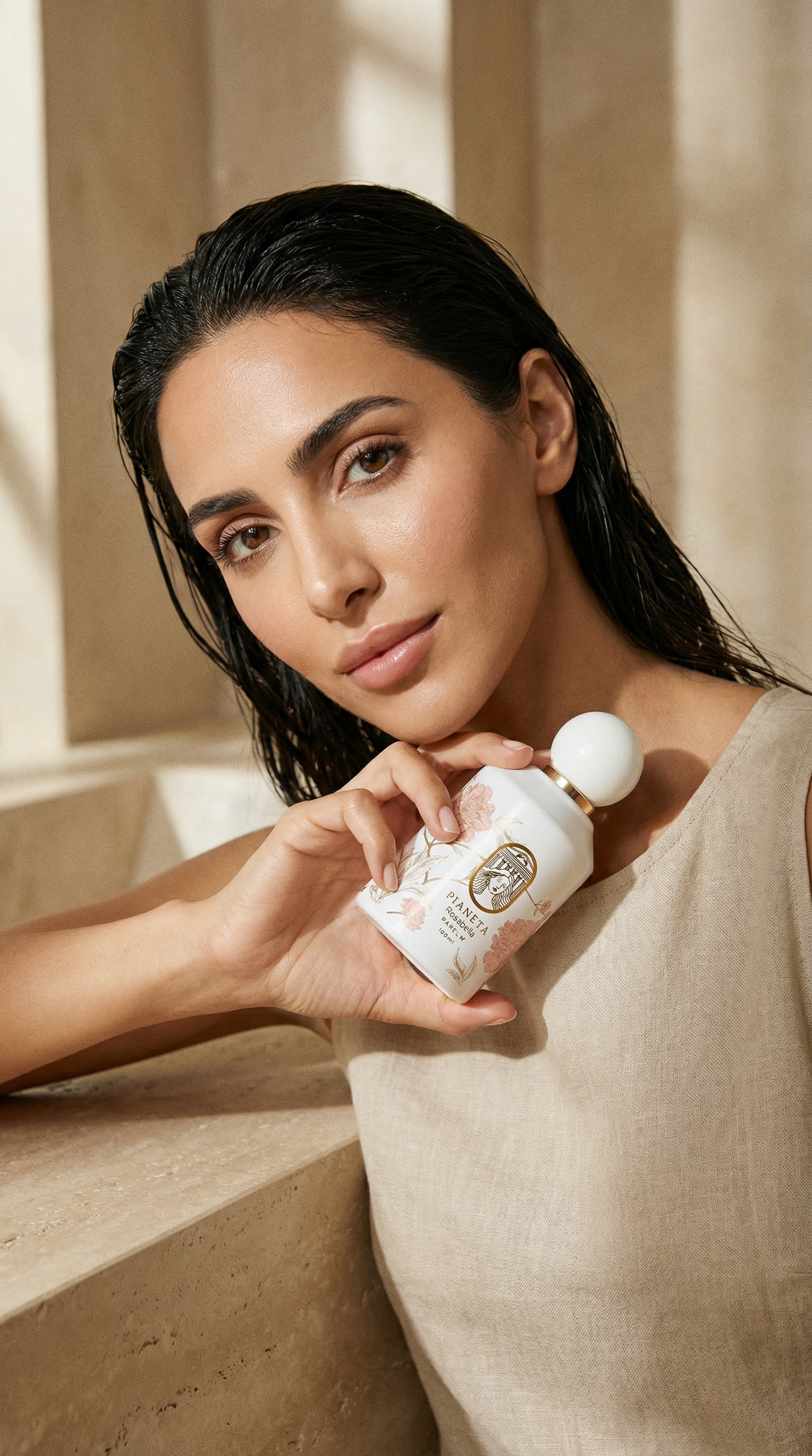 عطر روزابيلا